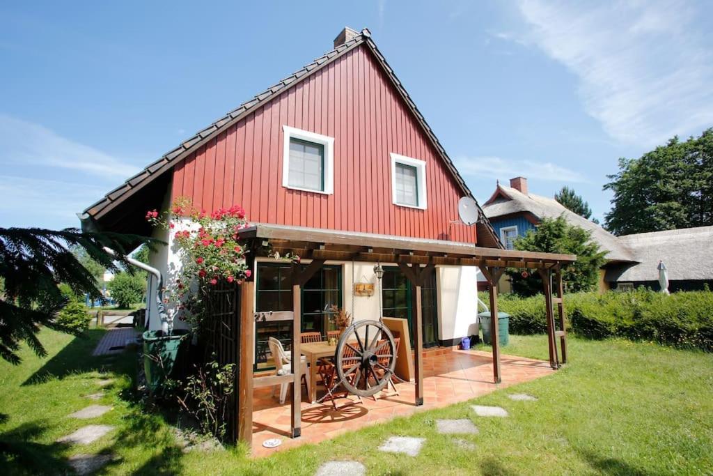 Trollhus - Grosses Familienfreundliches Ferienhaus ボルン エクステリア 写真