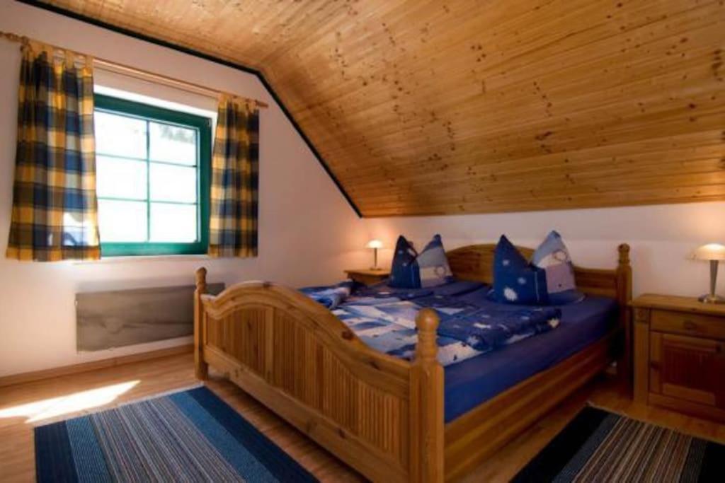 Trollhus - Grosses Familienfreundliches Ferienhaus ボルン エクステリア 写真